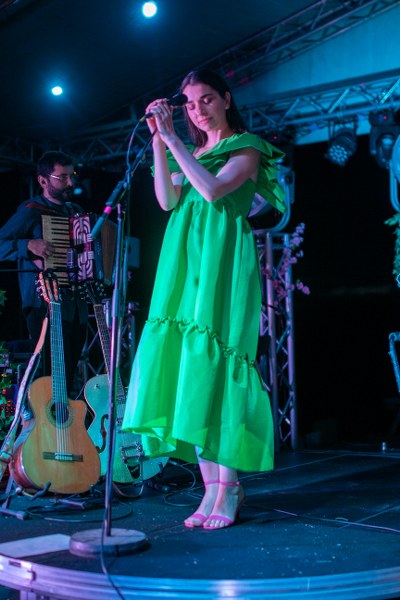 79_400x600.jpg