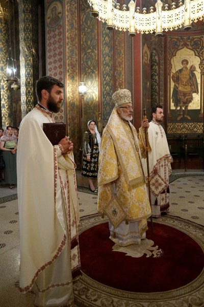 4_400x600.jpg