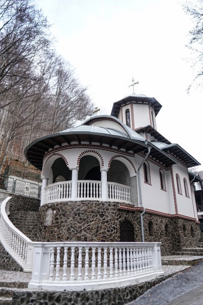 7_400x600.jpg