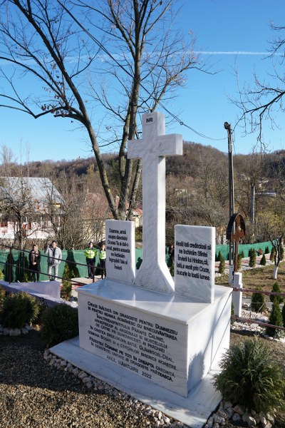 17_400x600.jpg